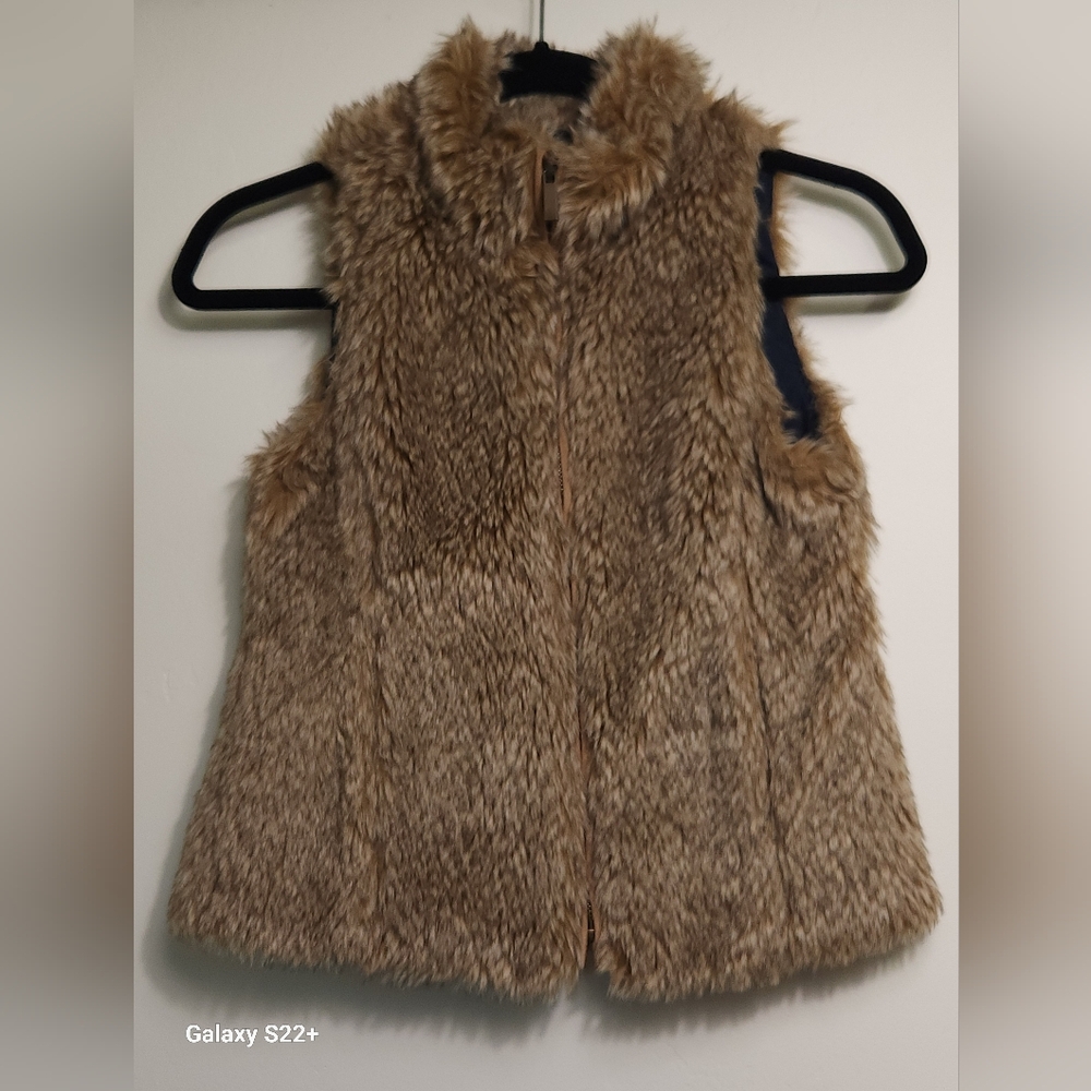 Zara Kids Tan Furry Vest Size 8.   #G13